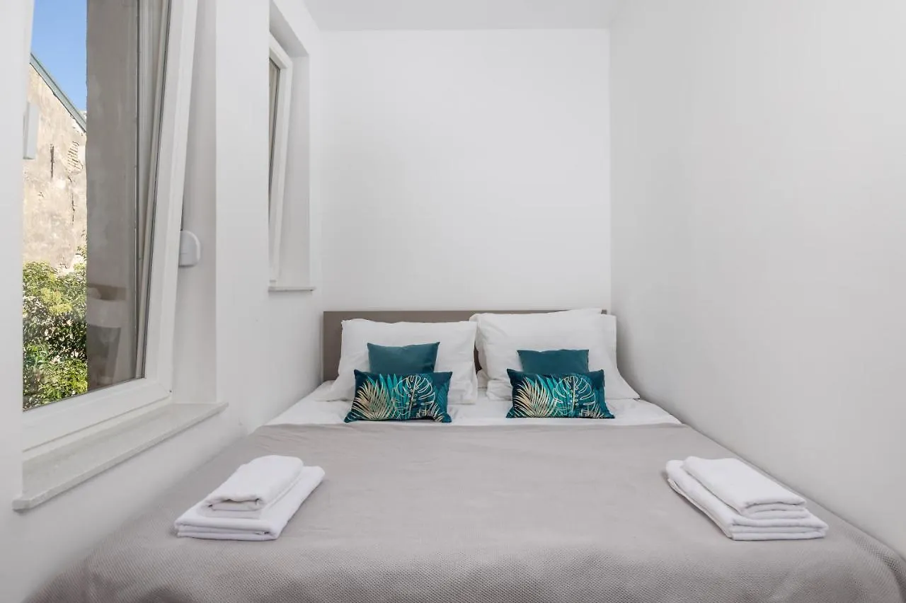 Balcony Apartment Pampas Rijeka 0*,