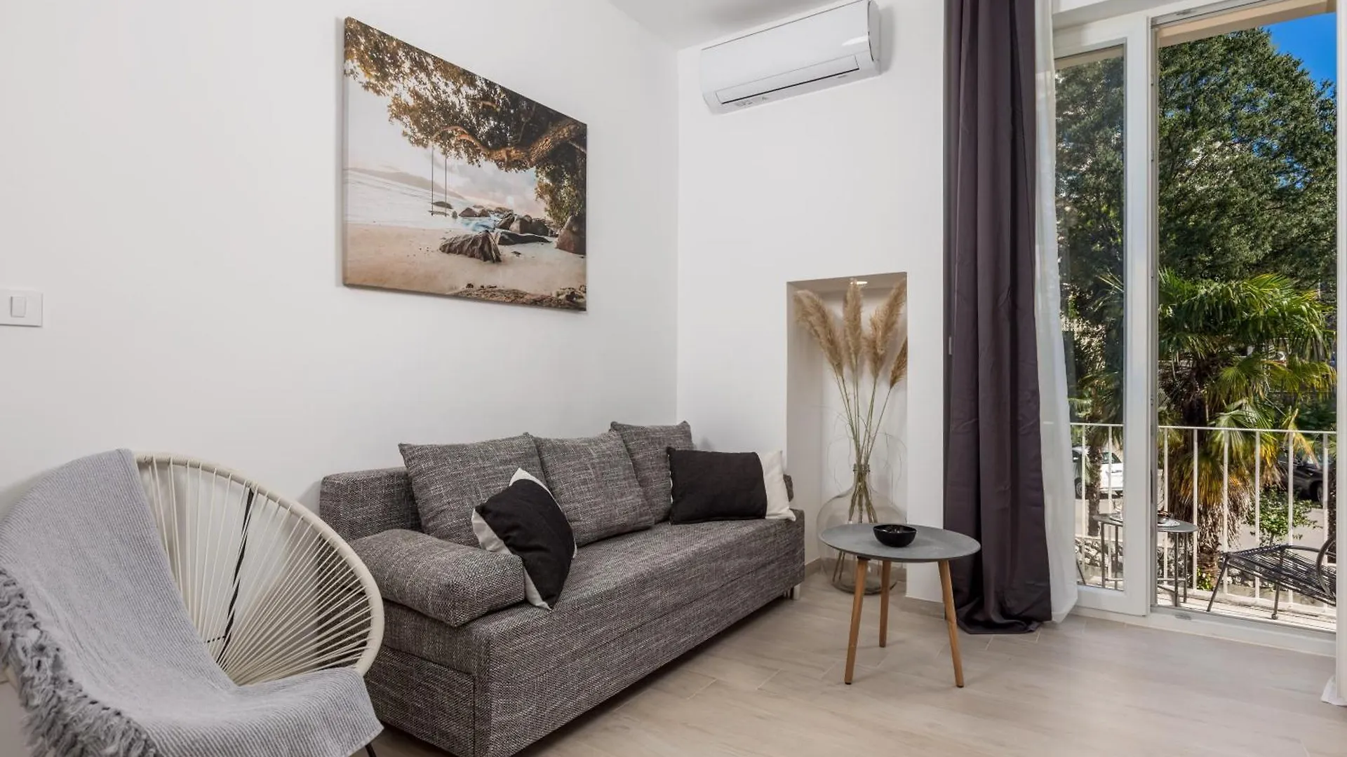 Balcony Apartment Pampas Rijeka 0*,  Croatia